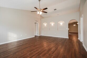 3424 Steelgate Ct in Middleburg, FL - Foto de edificio - Building Photo