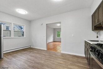 2063 Elizabeth Ave in Rahway, NJ - Building Photo - Building Photo