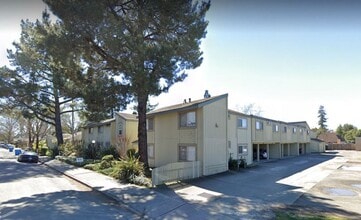 1135 Slater St in Santa Rosa, CA - Foto de edificio - Building Photo