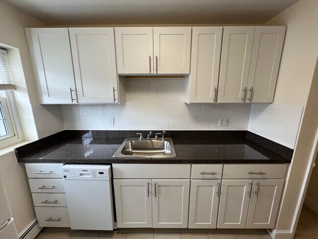 333 Massachusetts Ave in Arlington, MA - Foto de edificio - Building Photo