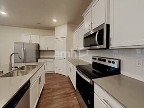 4234 177th St E in Tacoma, WA - Foto de edificio - Building Photo