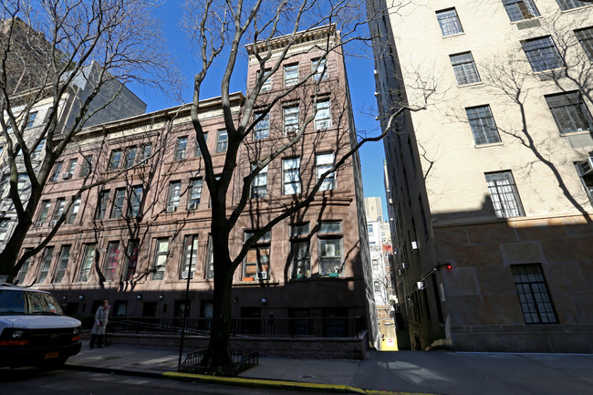 15 W 90th St in New York, NY - Building Photo - Building Photo