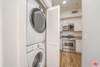 2311 Schader Dr in Santa Monica, CA - Building Photo - Building Photo