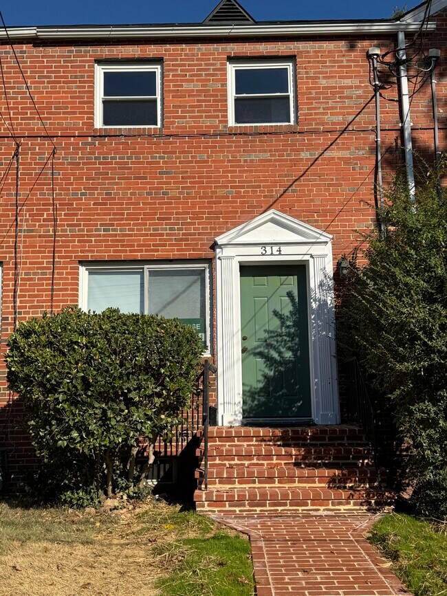 314 Clifford Ave in Alexandria, VA - Building Photo - Building Photo