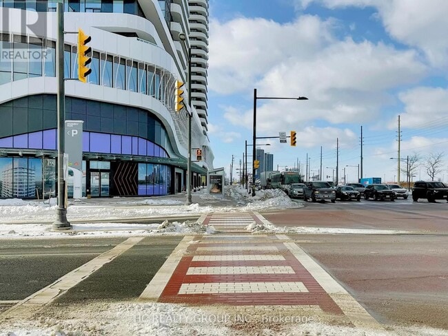 8 Interchange Wy in Vaughan, ON - Building Photo - Building Photo