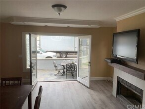 504 12th St-Unit -A in Huntington Beach, CA - Building Photo - Building Photo