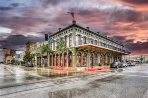 2425 Market St in Galveston, TX - Building Photo