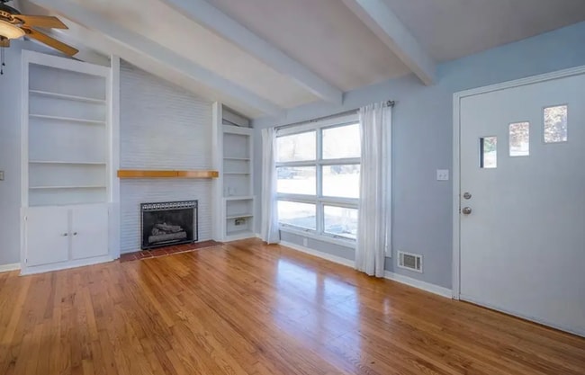 6901 W 78th Ter in Overland Park, KS - Foto de edificio - Building Photo