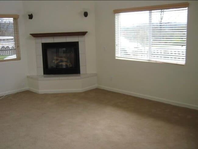 491 Margetts Ave in Templeton, CA - Building Photo - Building Photo