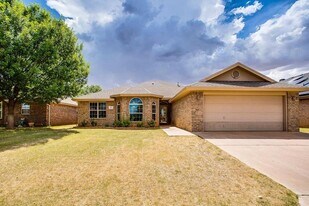 9904 Elkhart Ave in Lubbock, TX - Building Photo