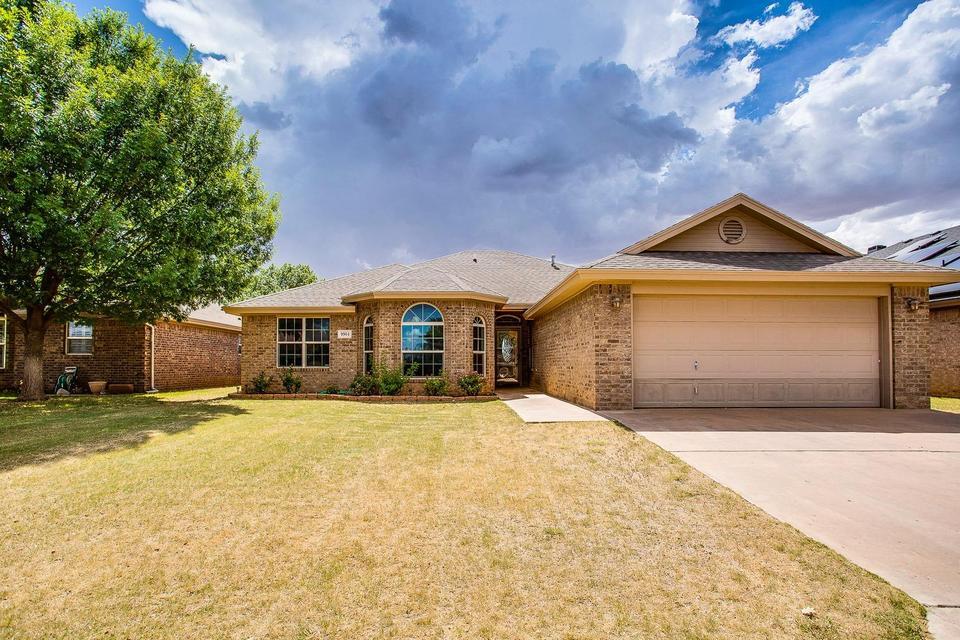 9904 Elkhart Ave in Lubbock, TX - Building Photo