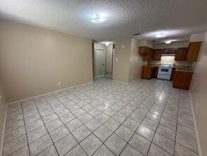 1502 E San Pedro St in Laredo, TX - Building Photo - Building Photo