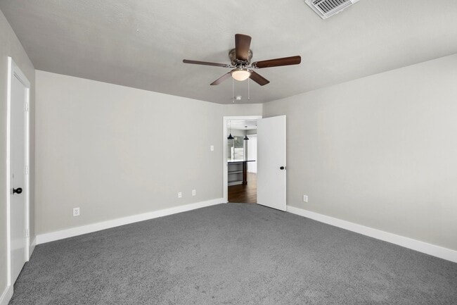 9758 Farrell Dr in Houston, TX - Foto de edificio - Building Photo