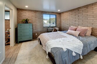 University Arms Apartments in Tucson, AZ - Building Photo - Building Photo