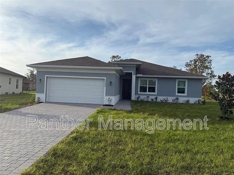 16234 Maya Cir in Punta Gorda, FL - Building Photo