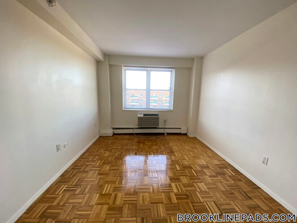 185 Freeman St in Brookline, MA - Building Photo