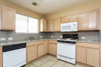 13230 Firebrick Dr in Houston, TX - Building Photo - Building Photo