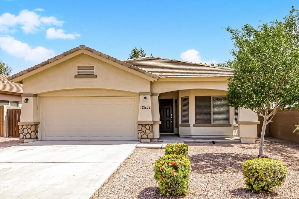 12857 W Apodaca Dr in Litchfield Park, AZ - Building Photo
