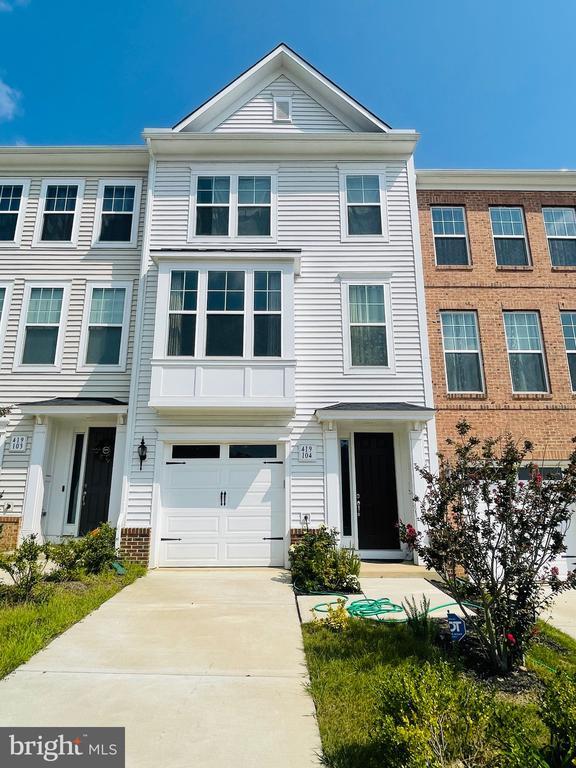 property at 419 Foxglove Way