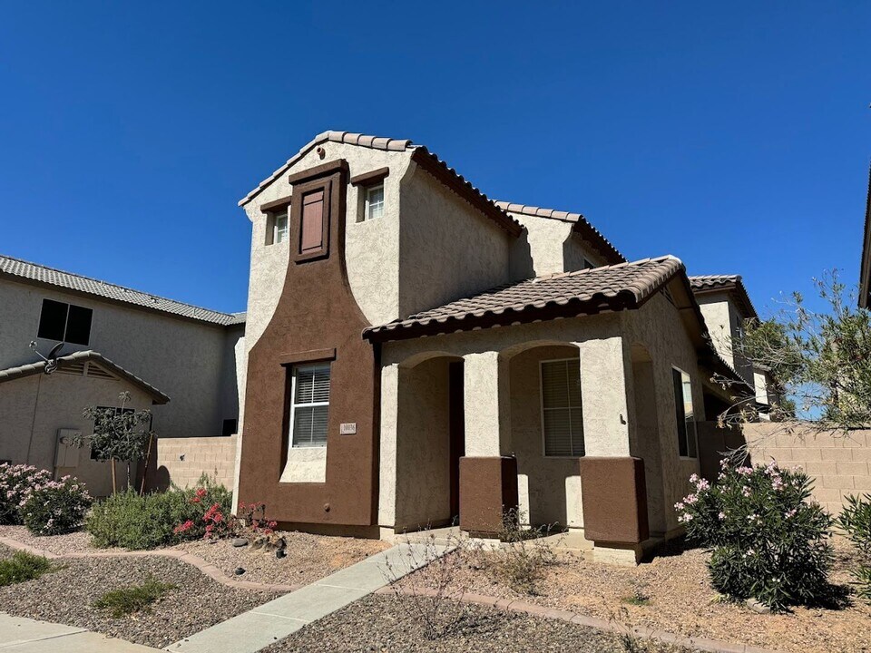 10036 W Kingman St in Tolleson, AZ - Building Photo