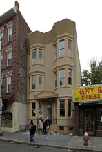 525 Newark Ave in Jersey City, NJ - Building Photo - Building Photo