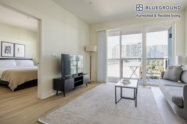 13488 Maxella Ave in Marina Del Rey, CA - Building Photo - Building Photo