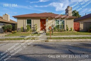 709 Meadow Arbor Ln in Universal City, TX - Building Photo