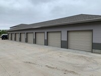 Creekside Apartments in York, NE - Foto de edificio - Building Photo