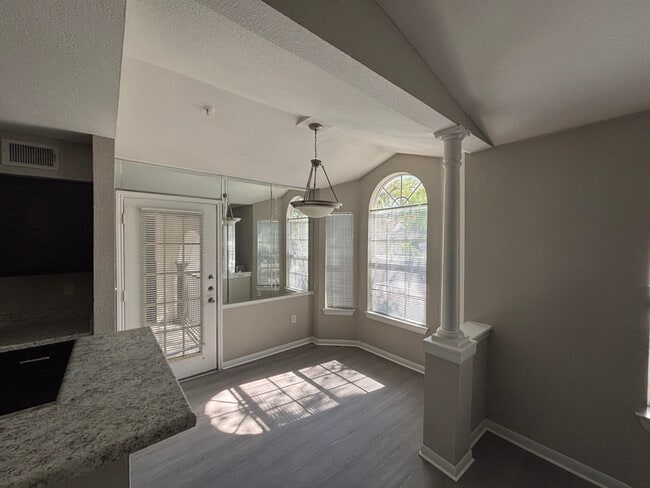 1011 Wonder World Dr in San Marcos, TX - Building Photo - Building Photo