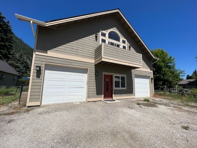 property at 215 W Whitman St