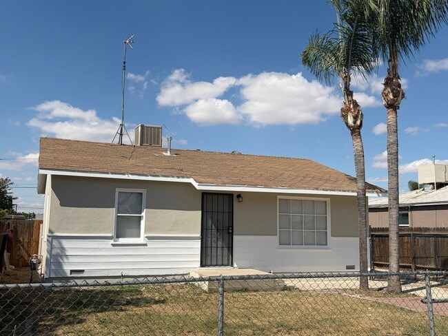 706 Huskey Dr in Bakersfield, CA - Building Photo - Building Photo