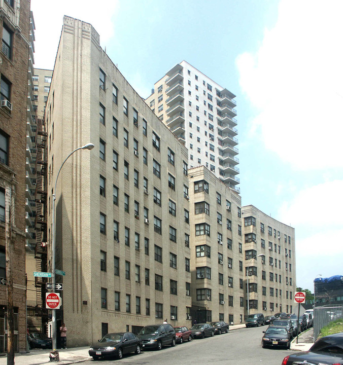 1011 Carroll Pl in Bronx, NY - Foto de edificio