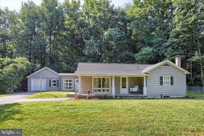2052 Foxianna Rd in Middletown, PA - Building Photo - Building Photo