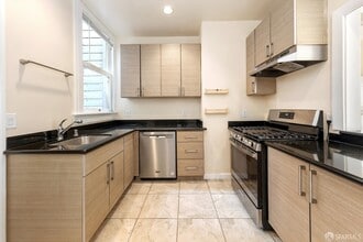 376 Frederick St in San Francisco, CA - Building Photo - Building Photo