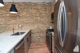 2535 N Campbell Ave in Chicago, IL - Building Photo - Building Photo