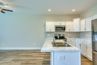 329 S Stingray Ln in Sneads Ferry, NC - Building Photo - Building Photo