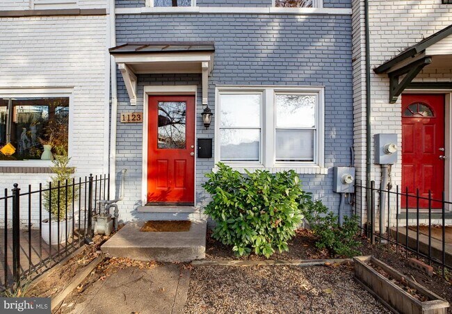 property at 1123 3rd St NE
