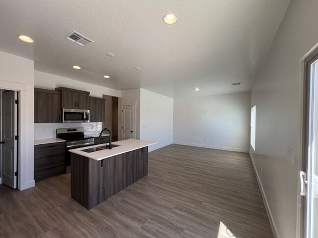 5663 S Duel Ln in Saint George, UT - Building Photo - Building Photo
