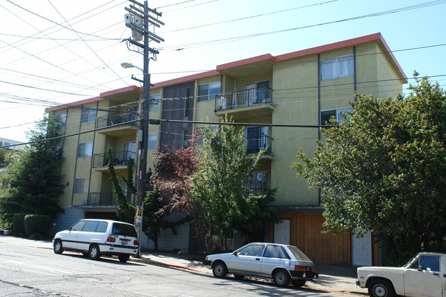 2216-2220 Dwight Way in Berkeley, CA - Building Photo - Building Photo