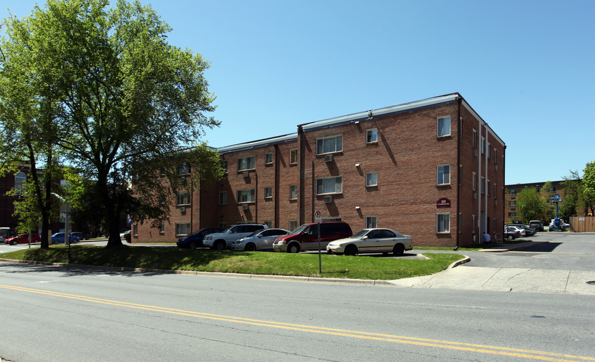 Montgomery Park Apartments in Gaithersburg, MD - Building Photo