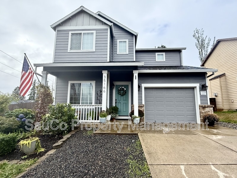35166 Helen's Way in Saint Helens, OR - Building Photo