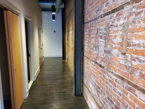 2212 Walnut St, Unit A in Philadelphia, PA - Building Photo - Building Photo