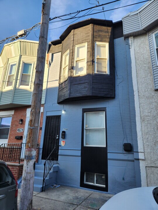 1748 S Taylor St in Philadelphia, PA - Building Photo
