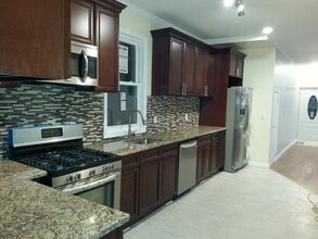17 W 34th St, Unit #1   17 W 34th street in Bayonne, NJ - Building Photo - Building Photo