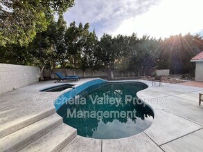 39866 Newcastle Dr in Palm Desert, CA - Foto de edificio - Building Photo