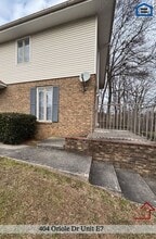404 Oriole Dr in McMinnville, TN - Foto de edificio - Building Photo