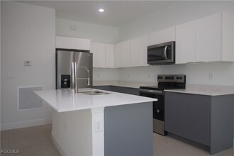 1260 Milwaukee Blvd in Lehigh Acres, FL - Building Photo - Building Photo