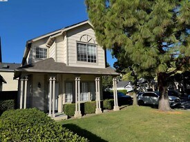 6221 Potrero Dr, Unit N285 in Newark, CA - Building Photo