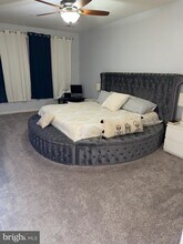 24701 Byrne Meadow Square in Aldie, VA - Building Photo - Building Photo