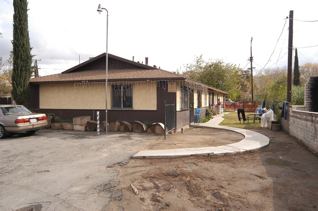 Fort Manor in Jurupa Valley, CA - Building Photo - Building Photo